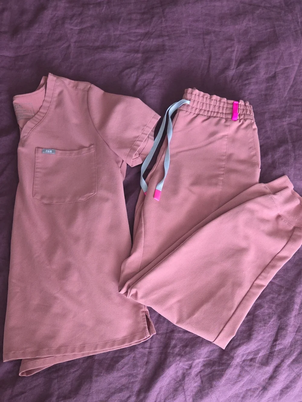 Figs Dusty Rose Scrub Set - Top & Joggers
